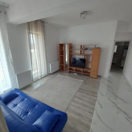 Twins Residence 2 Apart Hotel Ap 3 2 Rooms Chiajna Bagian luar foto